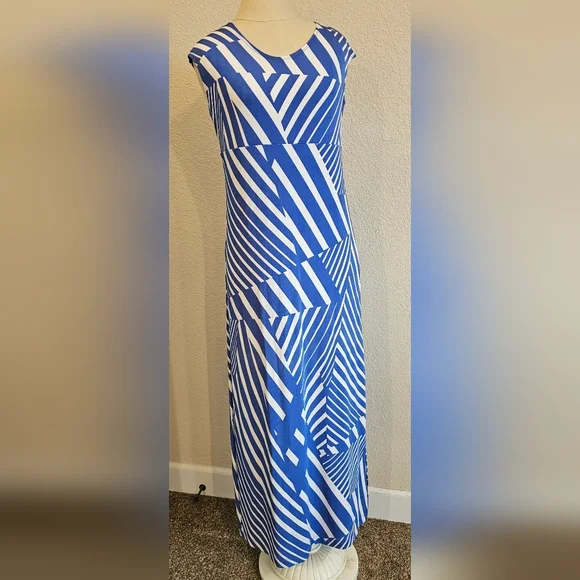 TRAVELERS by CHICO'S Stretch Resort Side slit Maxi Dress Blue White Size 0/small - Picture 2 of 11